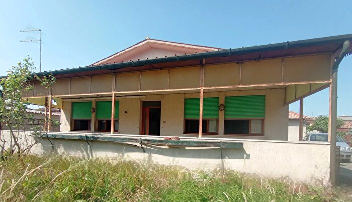 Casa con 6 locali in vendita in Boscochiaro Via dei Mille, Cavarzere