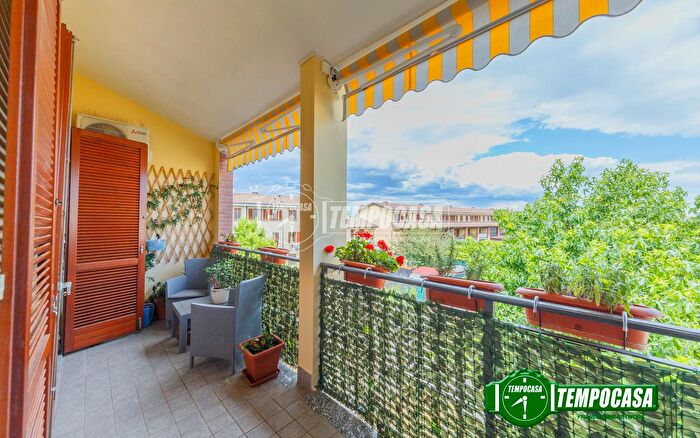 Appartamento trilocale in vendita in Via Leonardo da Vinci, Vernate