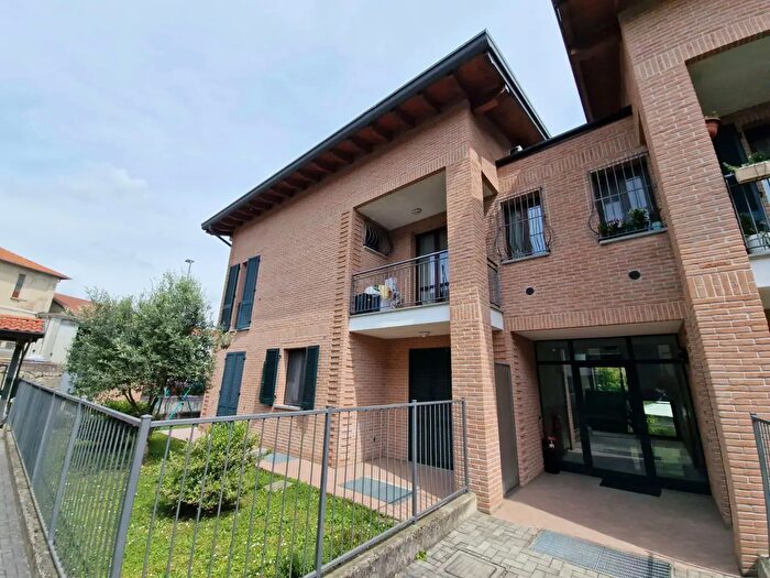 Appartamento trilocale in vendita in Via San Martino, Castelnuovo Bozzente
