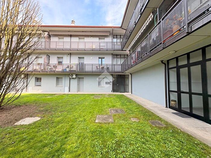 Appartamento trilocale in affitto in Via EUROPA, Suzzara