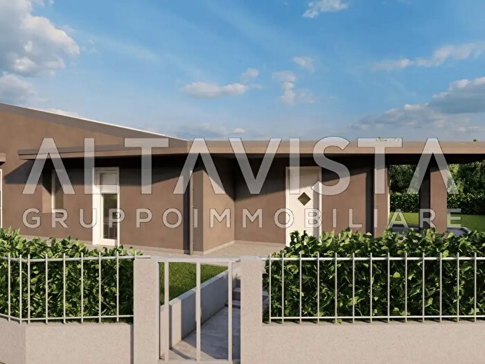 Casa quadrilocale in vendita in Via Giuseppe Zanardelli, Muscoline