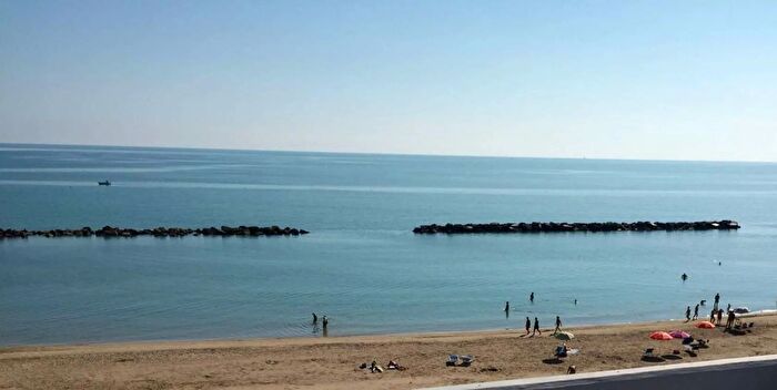 Appartamento con 5 locali in vendita in Viale Novembre Civitanova Marche Macerata, Civitanova Marche