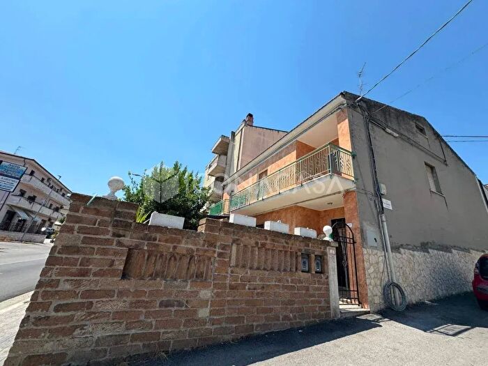 Appartamento trilocale in vendita in Strada Trignina SNC, San Salvo