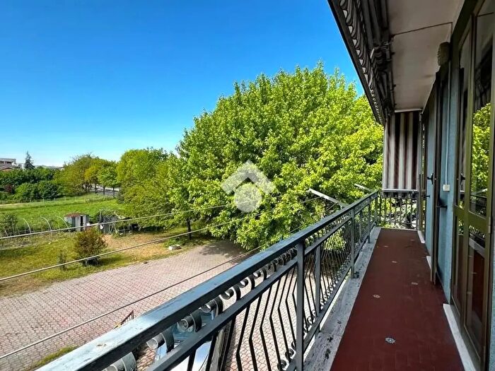 Appartamento quadrilocale in vendita in Via Franco Centro, Alba