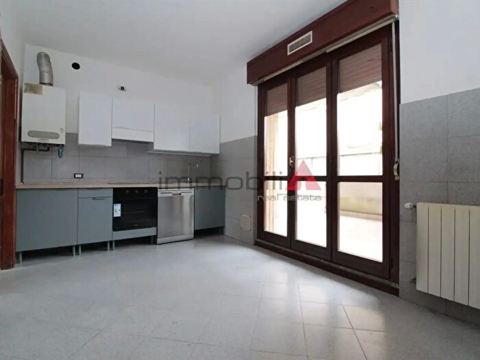 Appartamento trilocale in affitto in Via Monterosa, Carugate