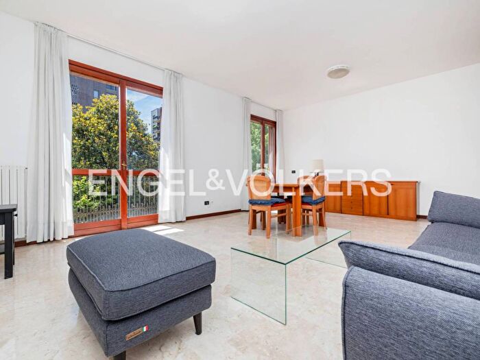 Appartamento trilocale in affitto in Via Pietro Redaelli, Tripoli Soderini, Milano