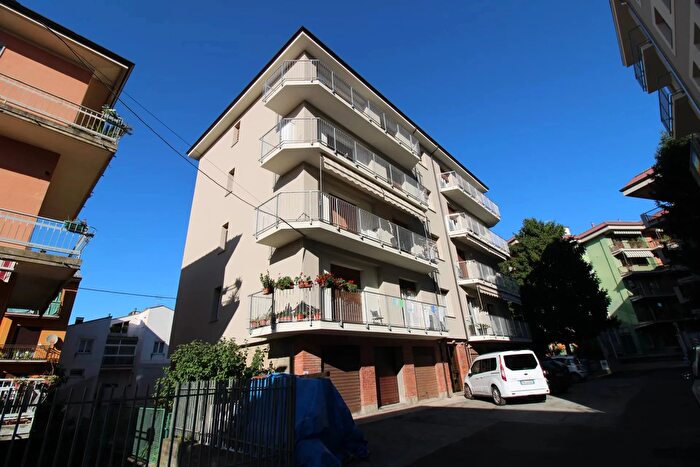 Appartamento con 5 locali in vendita in Alba