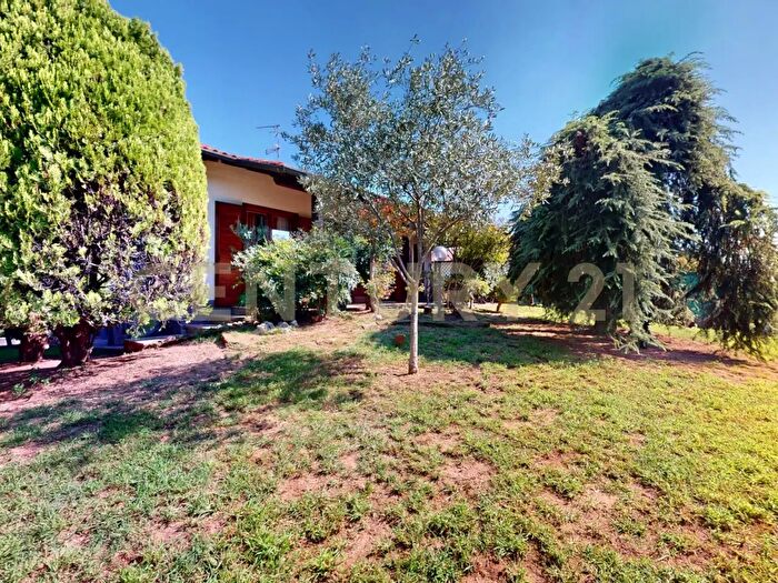 Casa con 5 locali in vendita in Via per Busto, Fagnano Olona
