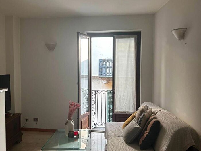 Appartamento bilocale in affitto in Via Antonio Bianchini, Centro Storico, Novara