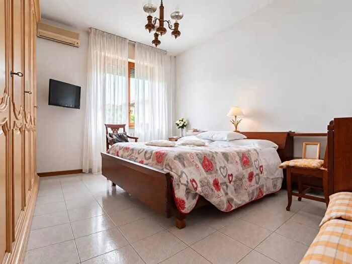 Appartamento trilocale in vendita in Via Sanzio, Campi Bisenzio