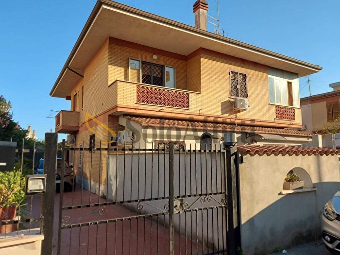 Appartamento trilocale in affitto in Via Carlo Fecia di Cossato, Isola Sacra, Fiumicino