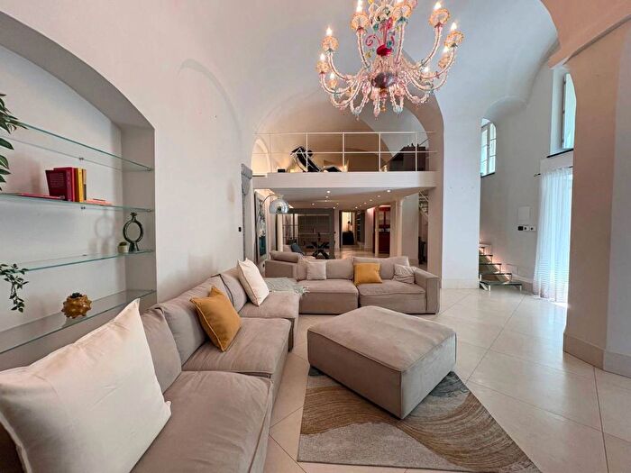 Appartamento con 6 locali in affitto in Via San Giacomo e Filippo, San Vincenzo, Genova