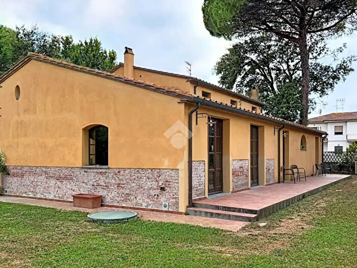 Casa con 7 locali in vendita in Via Filippo Turati, San Giuliano Terme