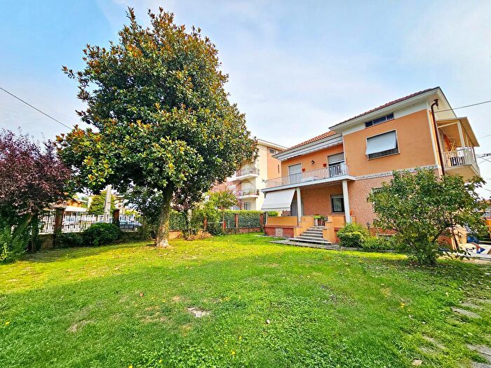 Casa con 6 locali in vendita in Via San Firmino, Cafasse