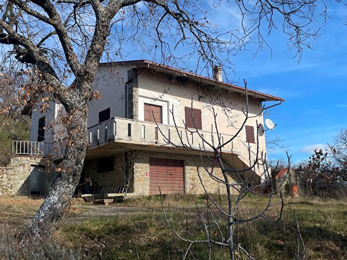 Casa con 6 locali in vendita in Via della Foce, Castiglion Fiorentino