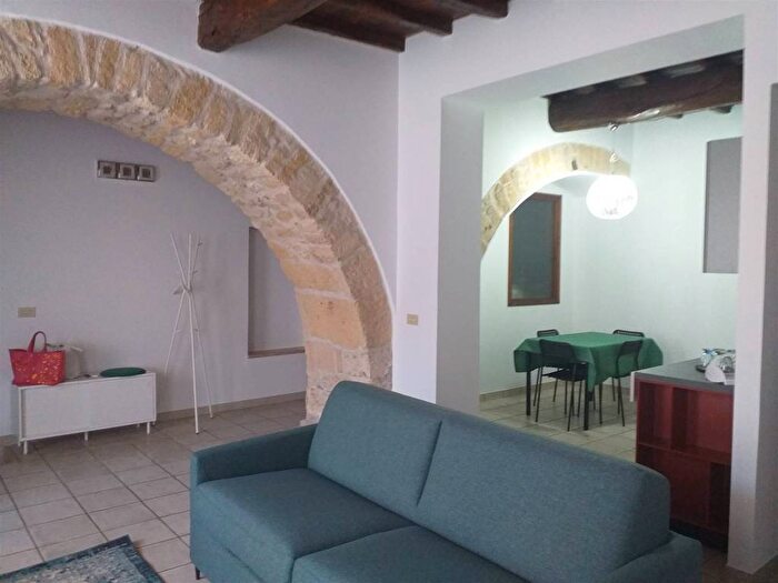 Appartamento trilocale in affitto in Centro Storico, Tarquinia