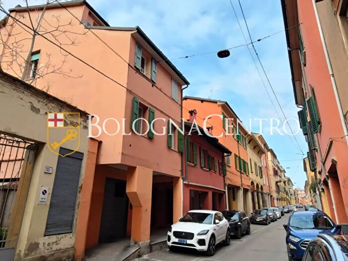 Appartamento bilocale in vendita in Via San Petronio Vecchio, Bologna