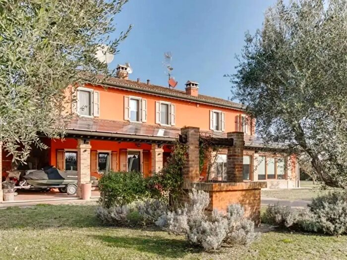 Casa con 6 locali in vendita in Via Cerchia di San Giorgio, Cesena