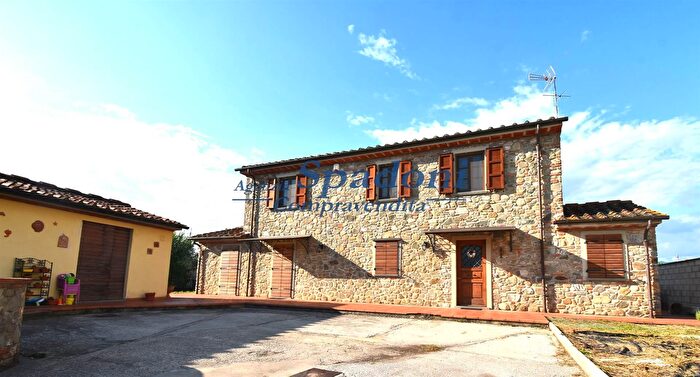 Casa con 6 locali in vendita in Ponte Buggianese