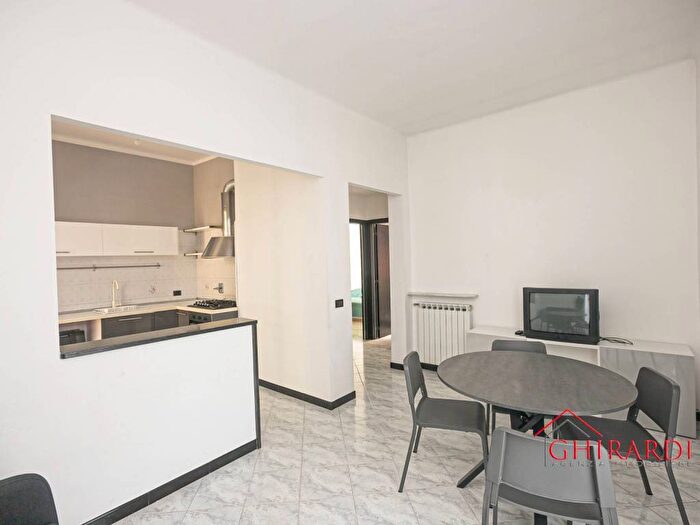 Appartamento trilocale in affitto in Viale Villini Rollino, Sestri Ponente, Genova