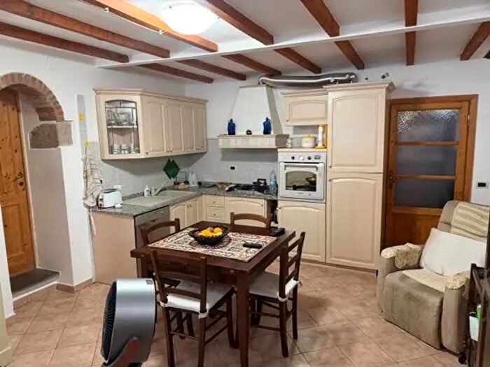 Casa con 5 locali in vendita in Calci
