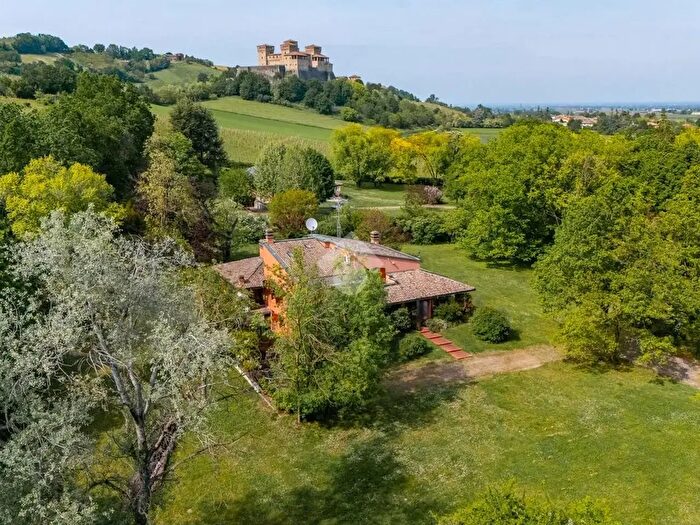 Casa con 5 locali in vendita in Via Cascinapiano, Langhirano