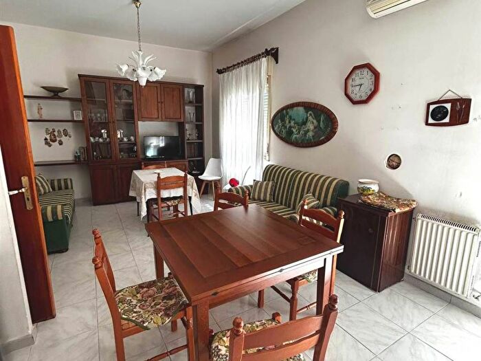 Appartamento con 6 locali in affitto in Cso Sicilia, Centro, San Cataldo