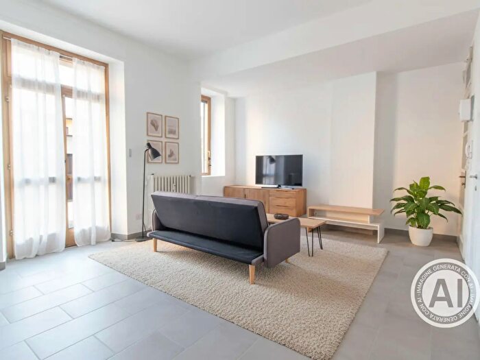 Appartamento bilocale in vendita in Via Roma, Gazzada Schianno