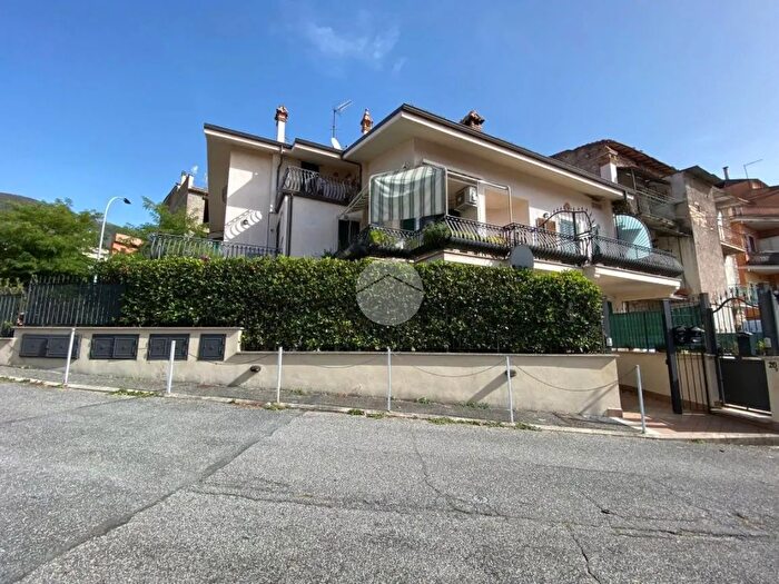 Appartamento trilocale in vendita in Via della Stazione, Marcellina