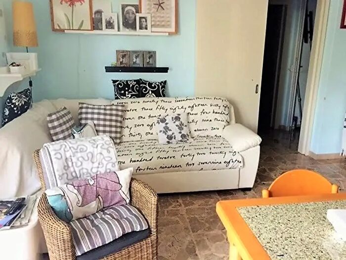 Appartamento trilocale in vendita in Montignoso