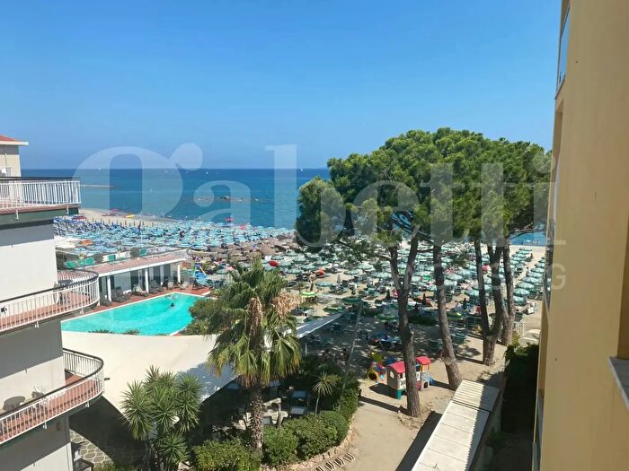 Appartamento bilocale in affitto in Via dei Gerani, Diano Marina