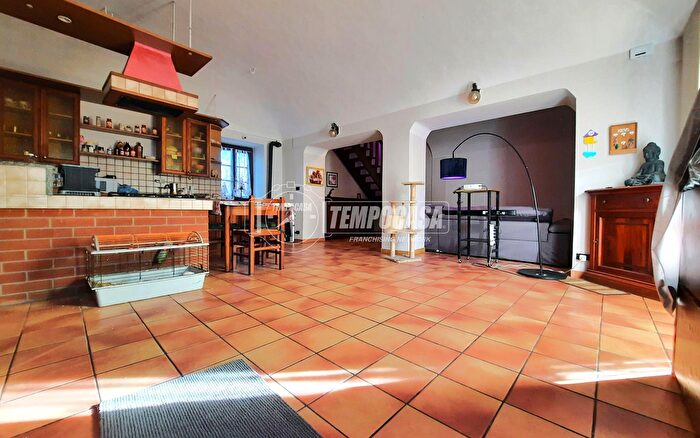 Casa con 5 locali in vendita in Settimo Rottaro