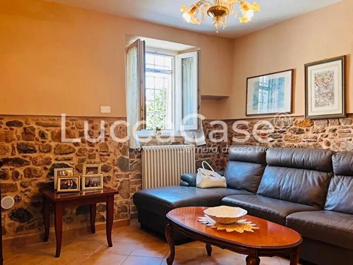 Casa con 6 locali in vendita in di Tiglio, Capannori