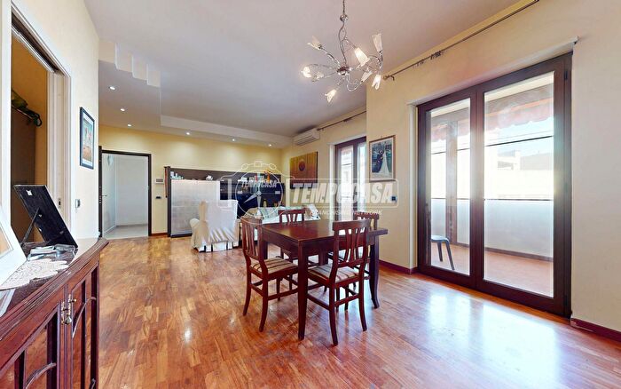 Appartamento quadrilocale in vendita in Via Noicattaro, Rutigliano