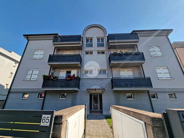 Appartamento trilocale in vendita in Viale Fratelli Cervi, Borgo Virgilio