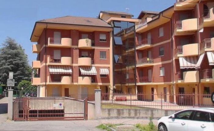 Appartamento trilocale in affitto in Viale Cappuccini, Semicentro, Chieri