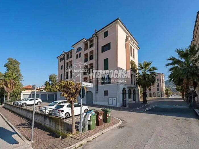 Appartamento trilocale in vendita in Via Antonio Guidobaldi, Alba Adriatica