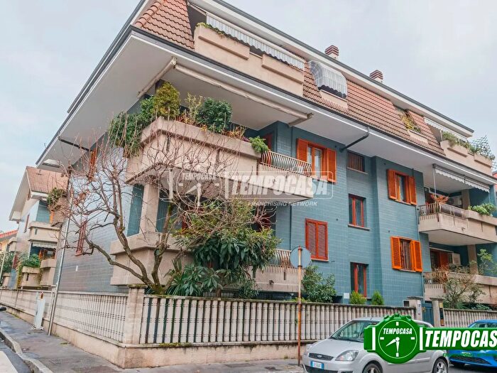 Appartamento quadrilocale in vendita in Via Fiume, Corsico