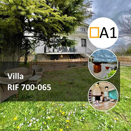 Casa con 6 locali in vendita in Mariano Comense, Mariano Comense