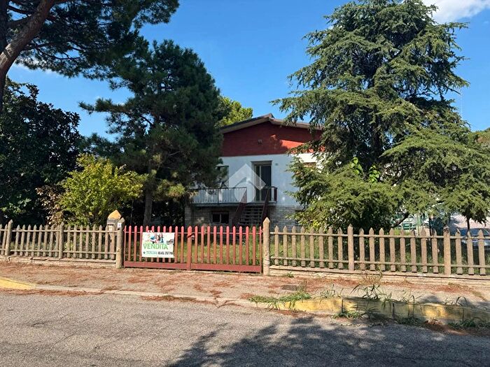 Casa con 6 locali in vendita in Via Lato di Mezzo, Lugo