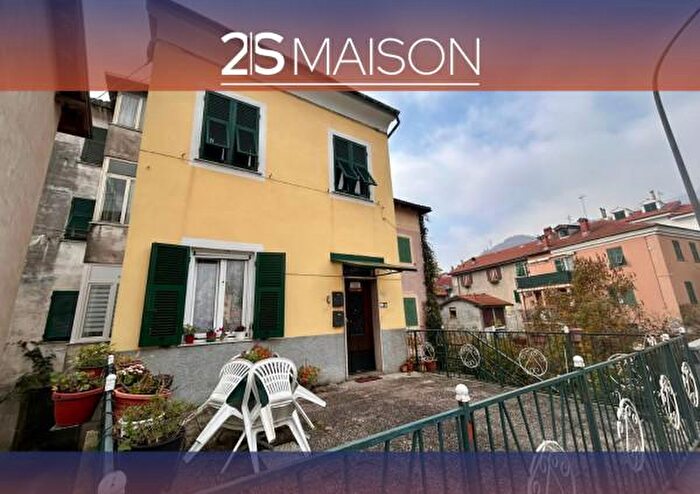 Appartamento quadrilocale in vendita in Via Roma, Ronco Scrivia