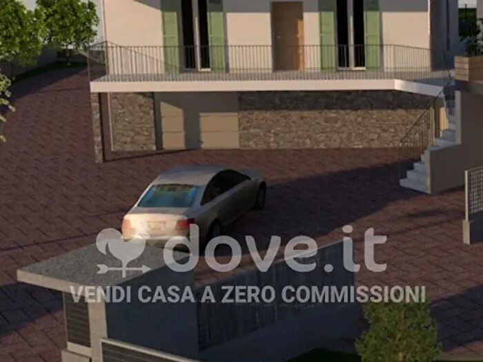 Appartamento trilocale in vendita in Via Volontari del Sangue, Cunardo