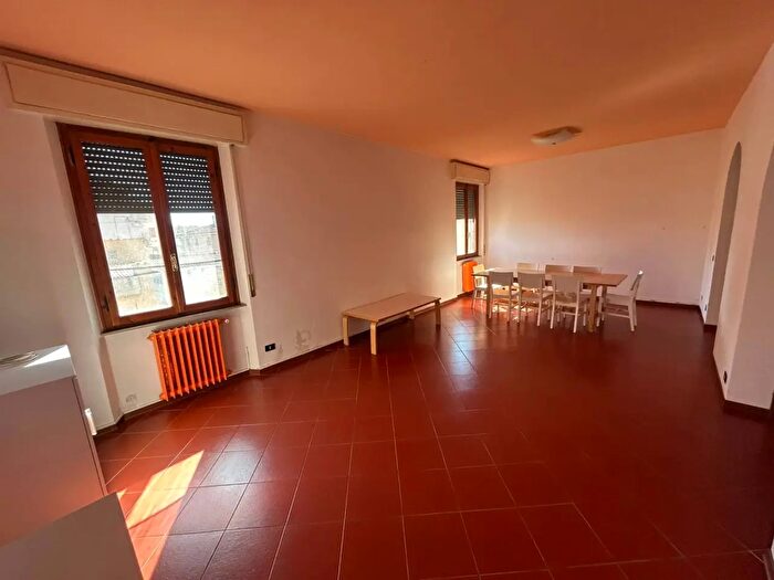 Appartamento con 5 locali in affitto in Via I Maggio, Pontedera