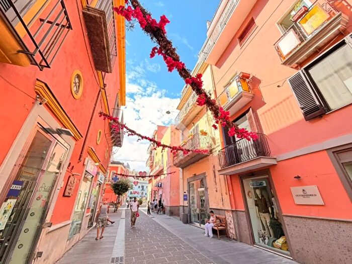 Appartamento bilocale in vendita in Via Cosenza, Pozzuoli