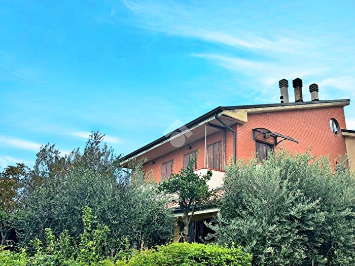 Appartamento con 5 locali in vendita in Via Santa Maria, Saludecio