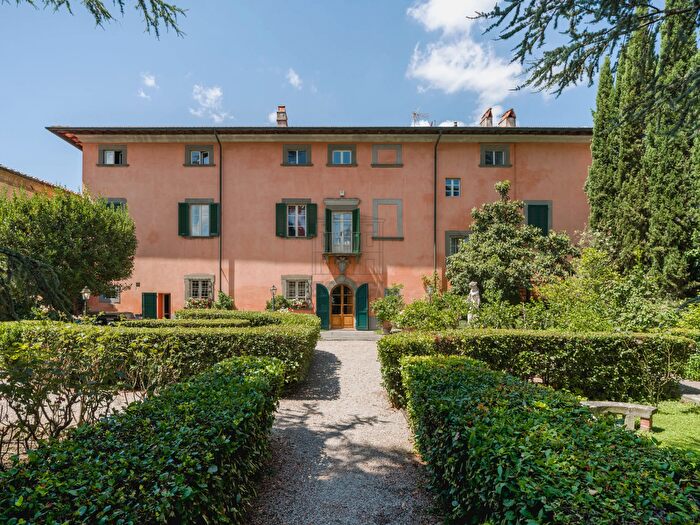 Casa con 10 locali in vendita in Via Valle, Santa Maria A Monte