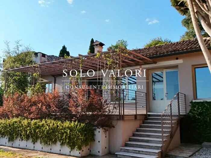 Casa quadrilocale in vendita in Asolo