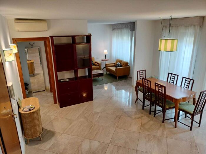 Appartamento con 6 locali in affitto in Via Gran Bretagna, Europa, Firenze