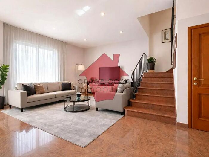 Casa con 5 locali in vendita in Empoli
