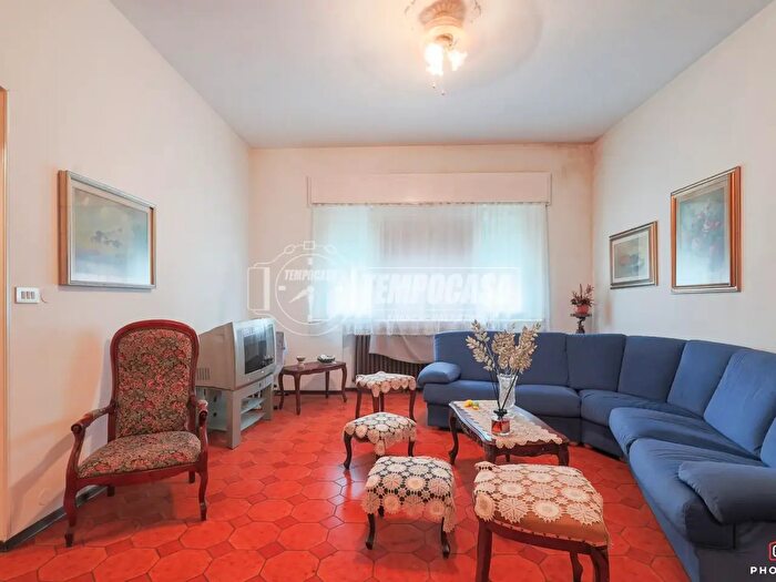 Appartamento con 9 locali in vendita in Circonvallazione San Gaetanino, Ravenna